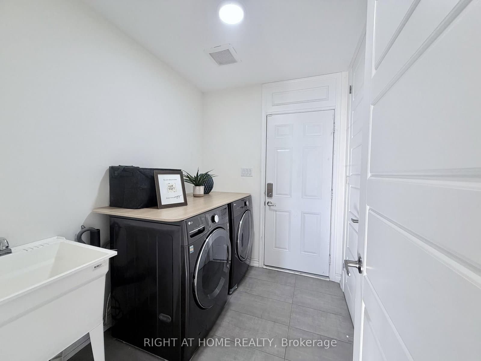 1222 Rose Way, Unit 21 Main thumbnail 6