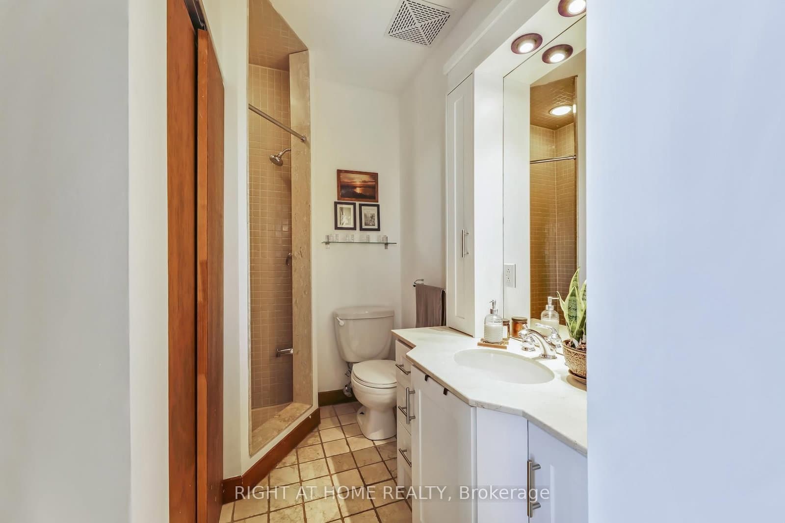 1 St Johns Road, Unit 504 thumbnail 24