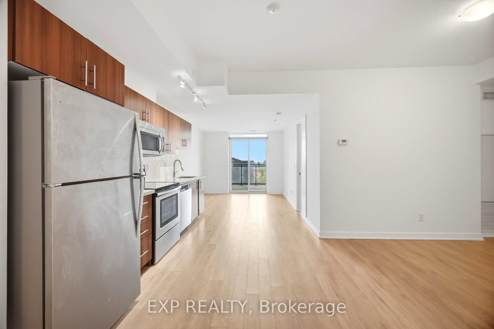 16 McAdam Avenue, Unit 306 thumbnail 10