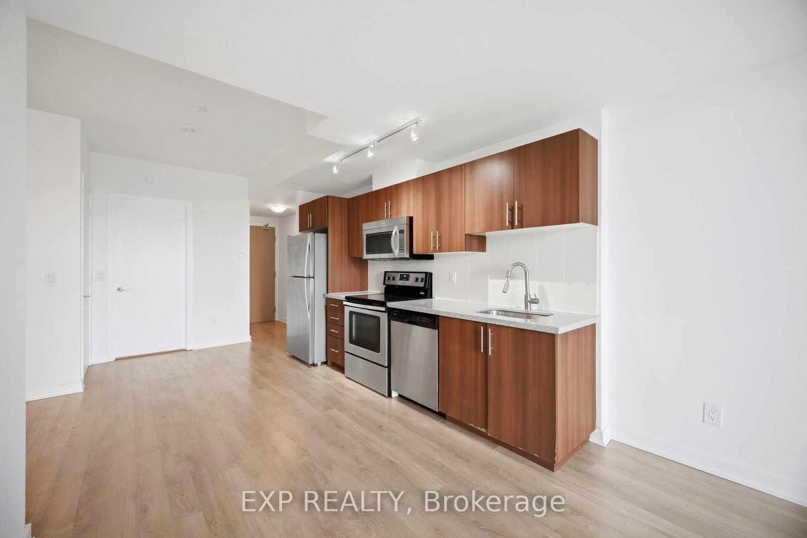 16 McAdam Avenue, Unit 306 thumbnail 11