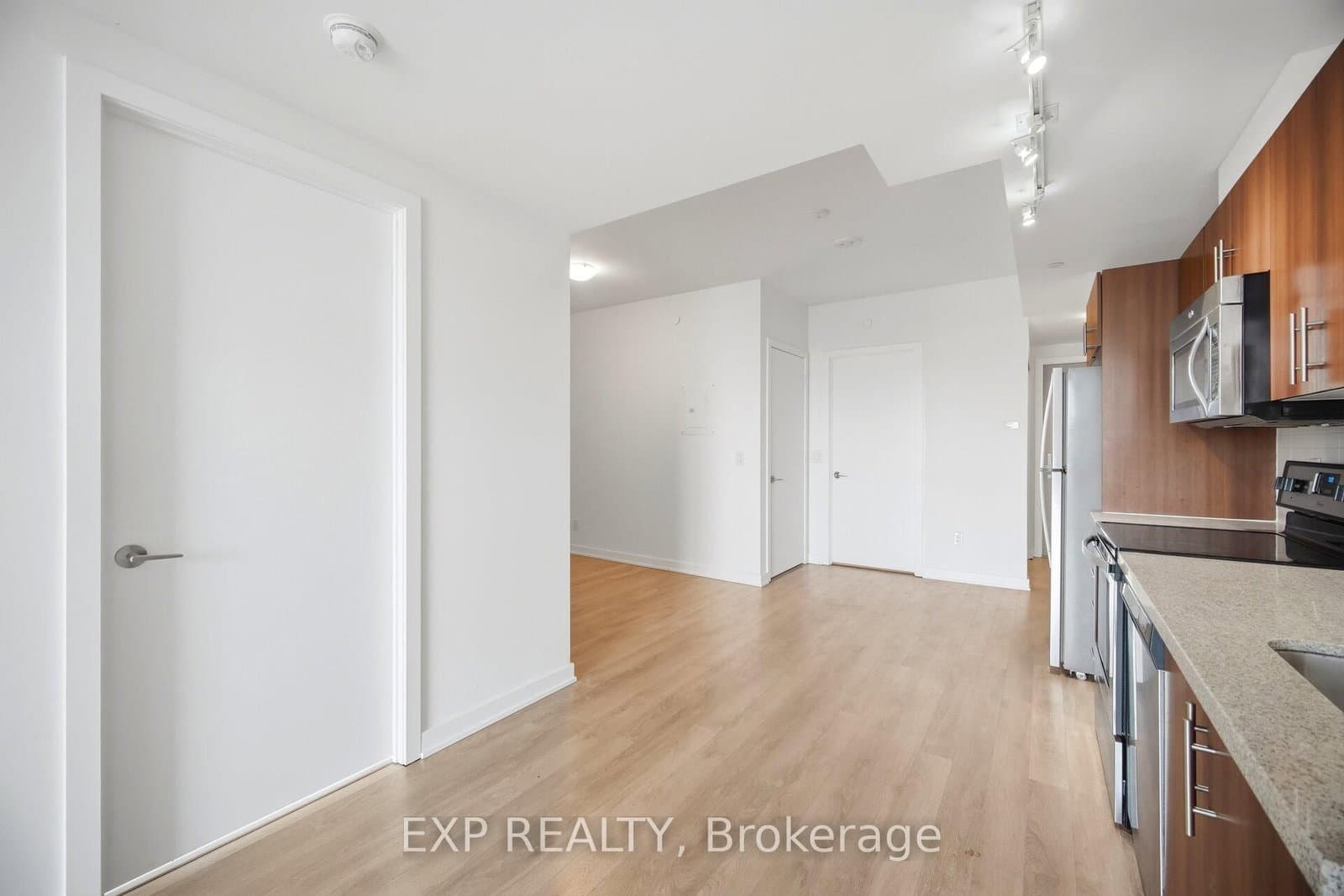 16 McAdam Avenue, Unit 306 thumbnail 12
