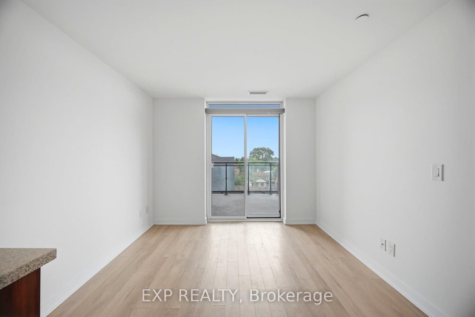 16 McAdam Avenue, Unit 306 thumbnail 16