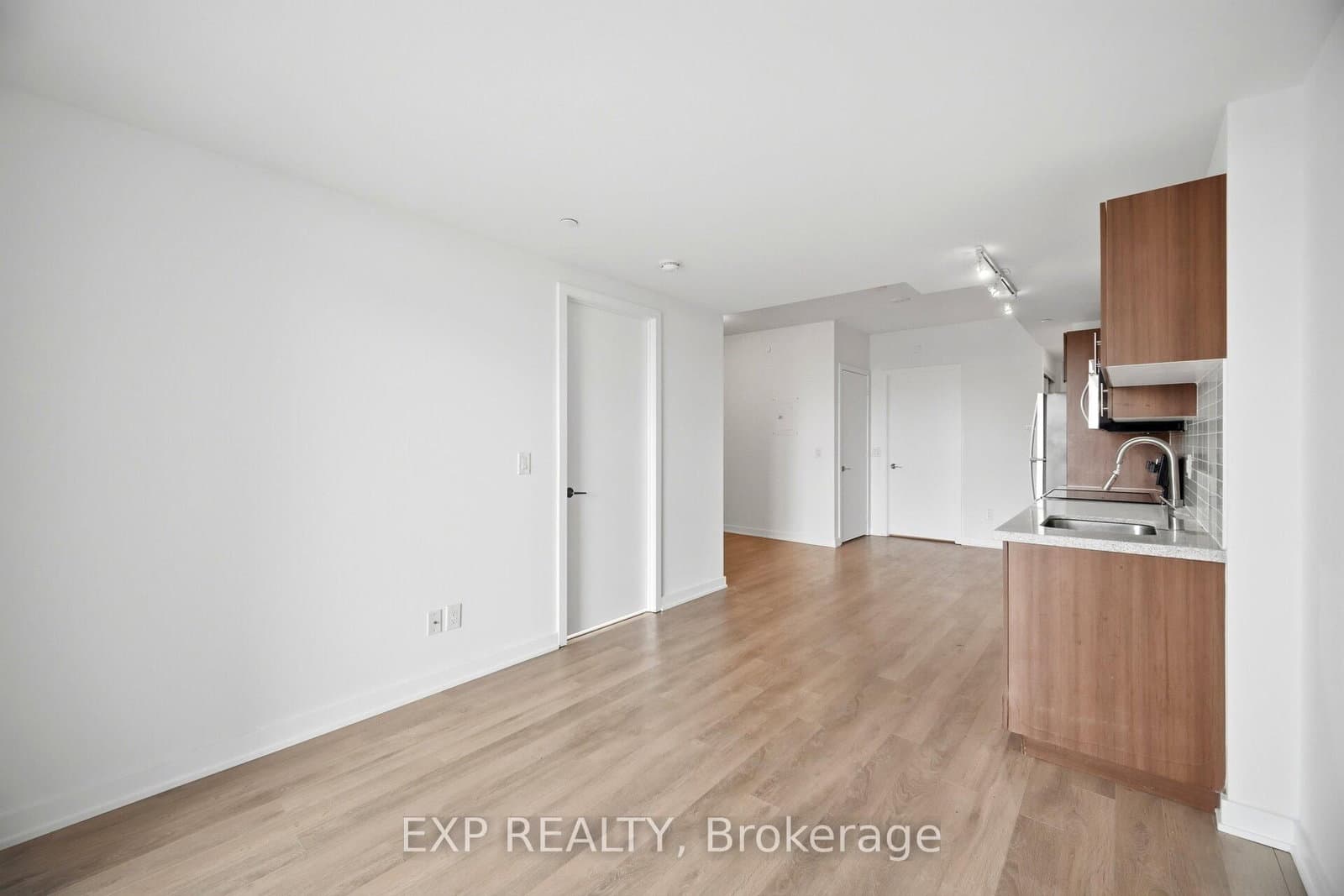 16 McAdam Avenue, Unit 306 thumbnail 18