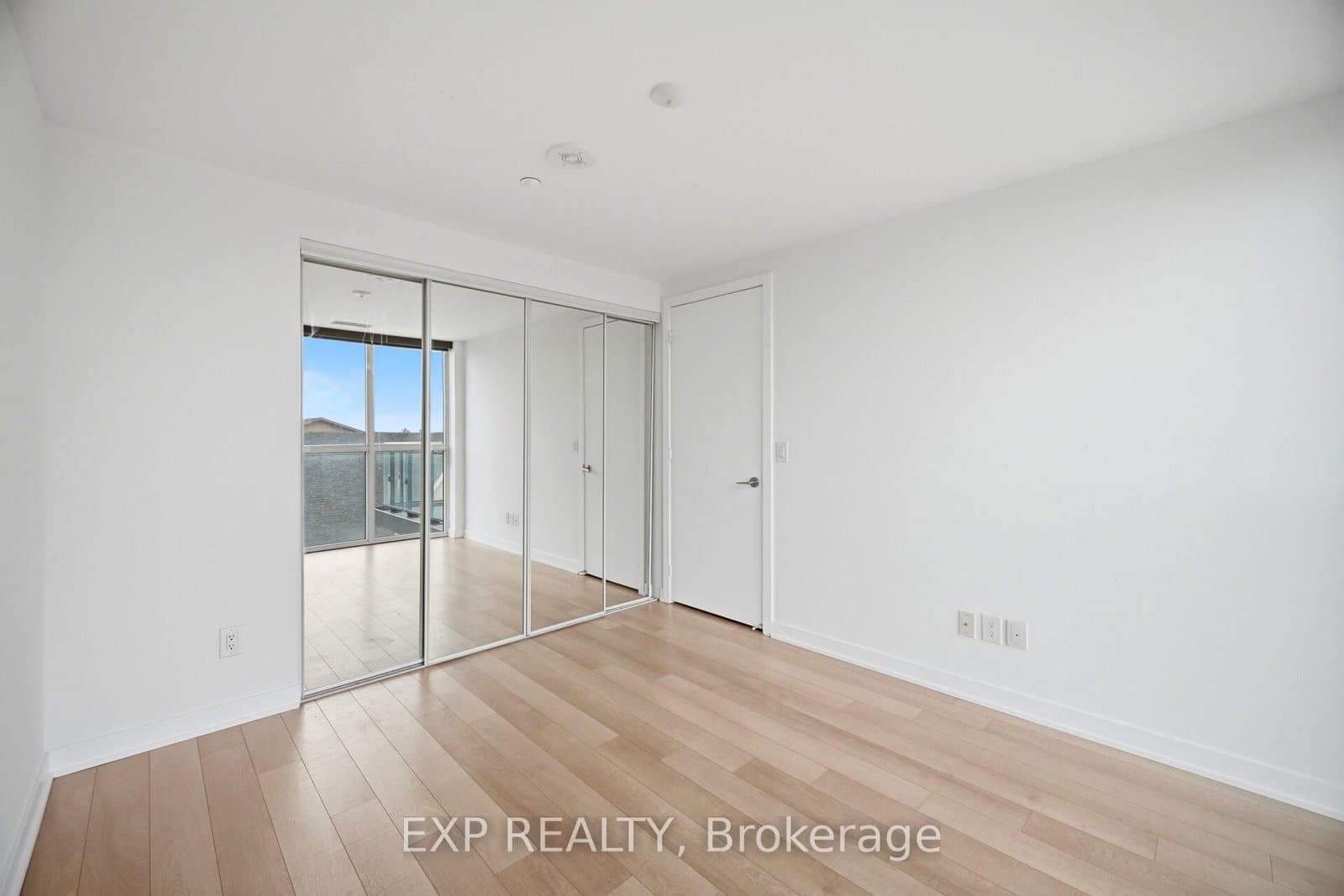 16 McAdam Avenue, Unit 306 thumbnail 25