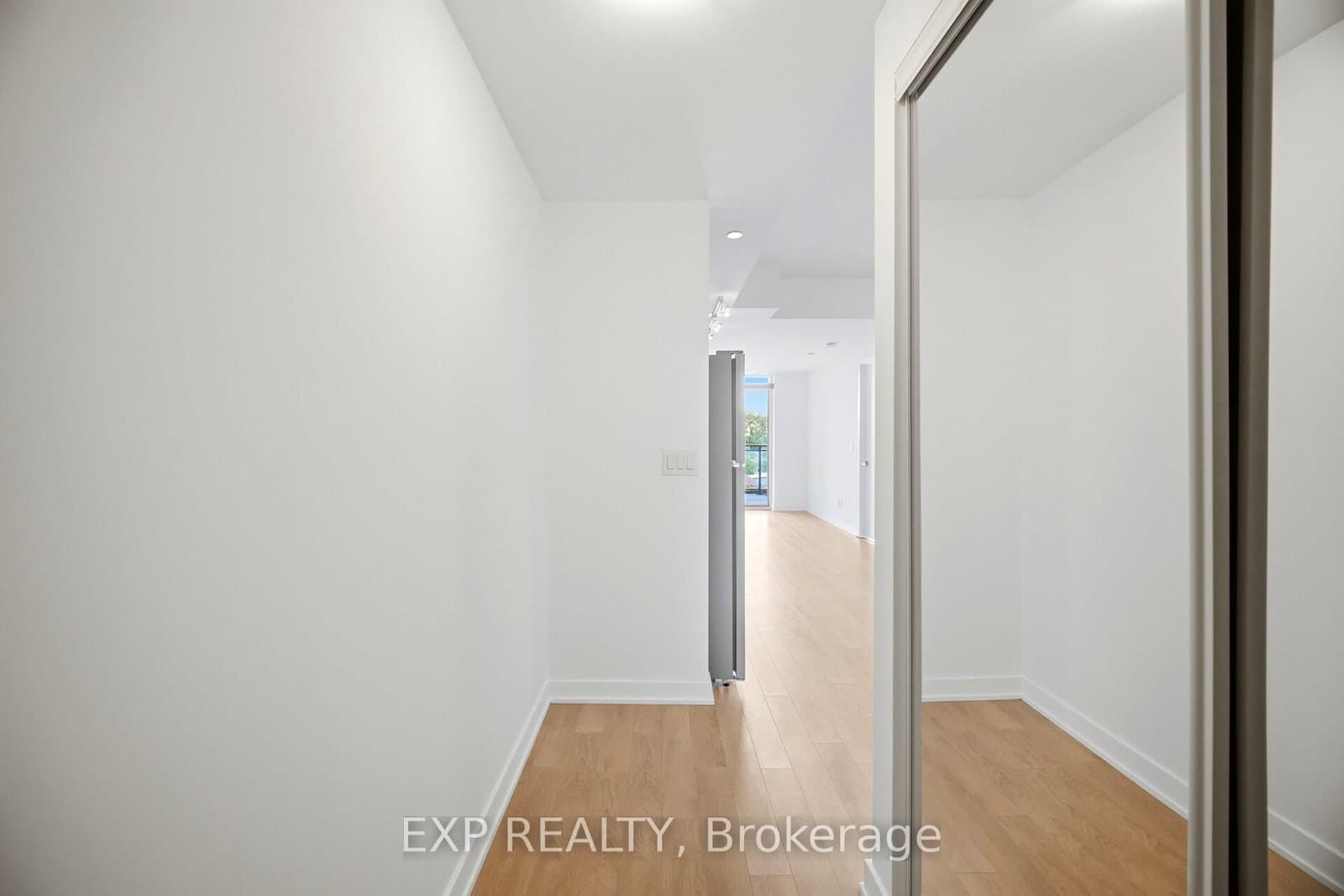 16 McAdam Avenue, Unit 306 thumbnail 9