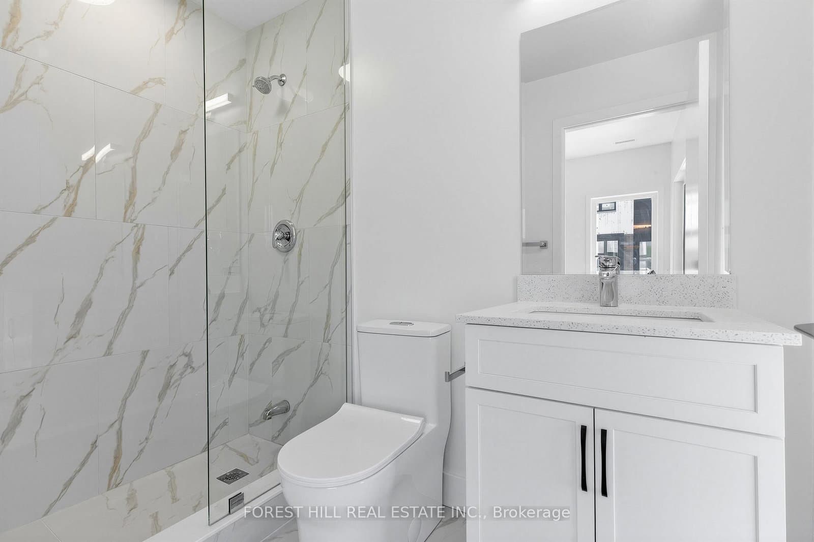 40 Ed Clark Gardens, Unit 2 thumbnail 12