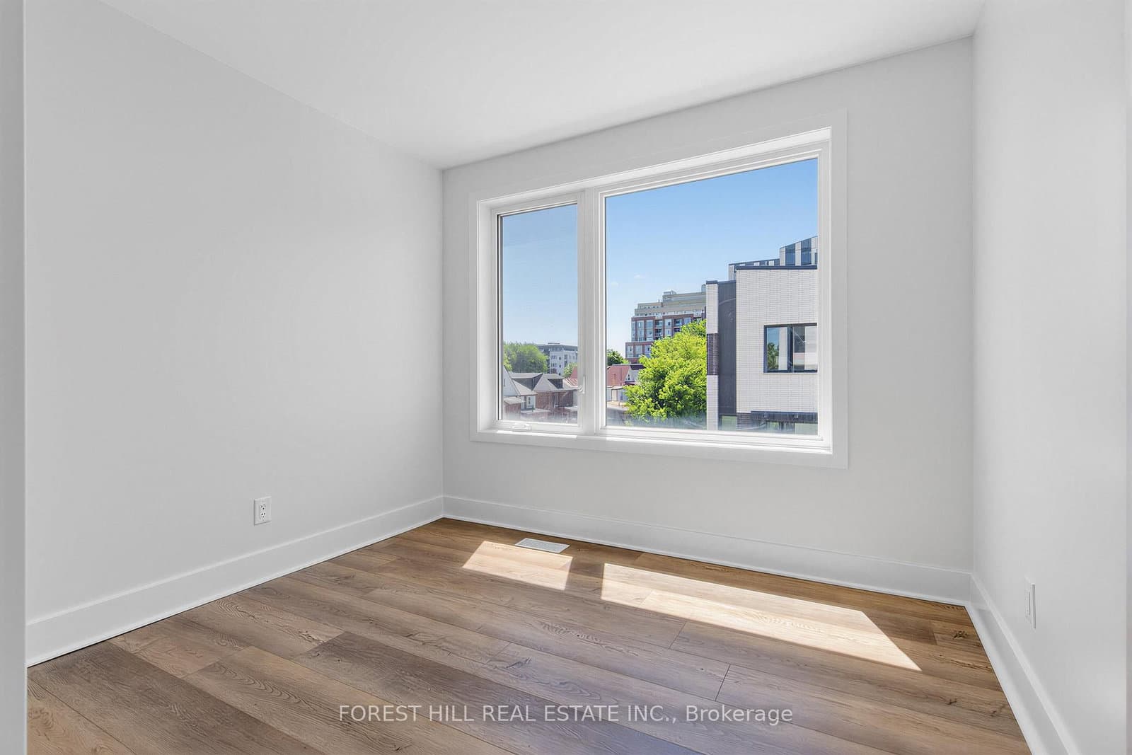 40 Ed Clark Gardens, Unit 2 thumbnail 15