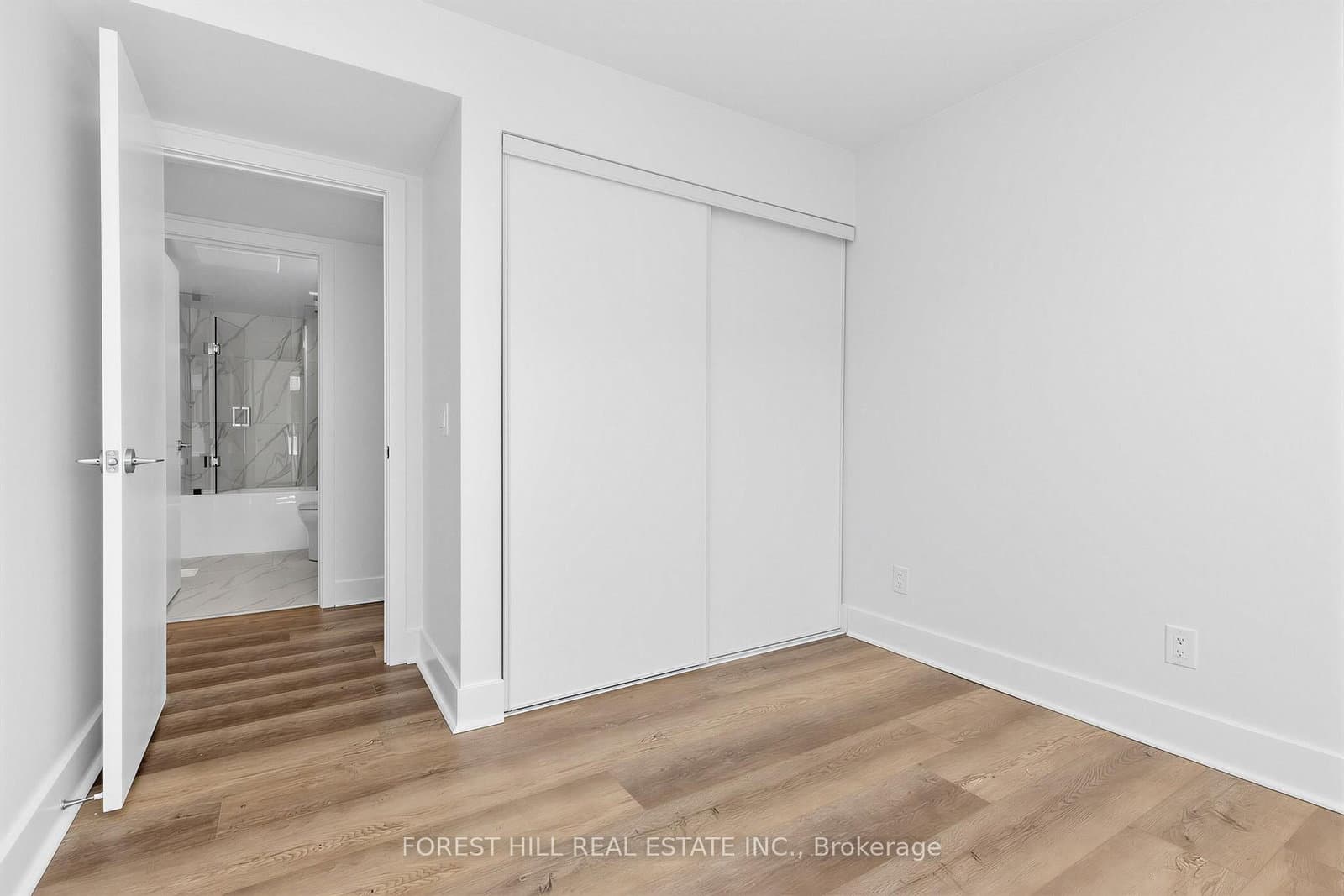 40 Ed Clark Gardens, Unit 2 thumbnail 16