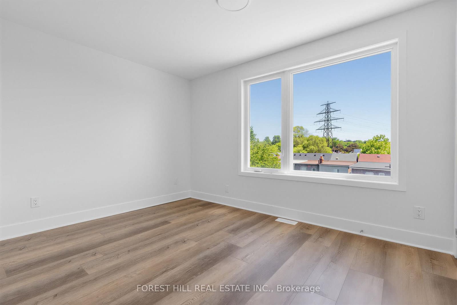 40 Ed Clark Gardens, Unit 2 thumbnail 17