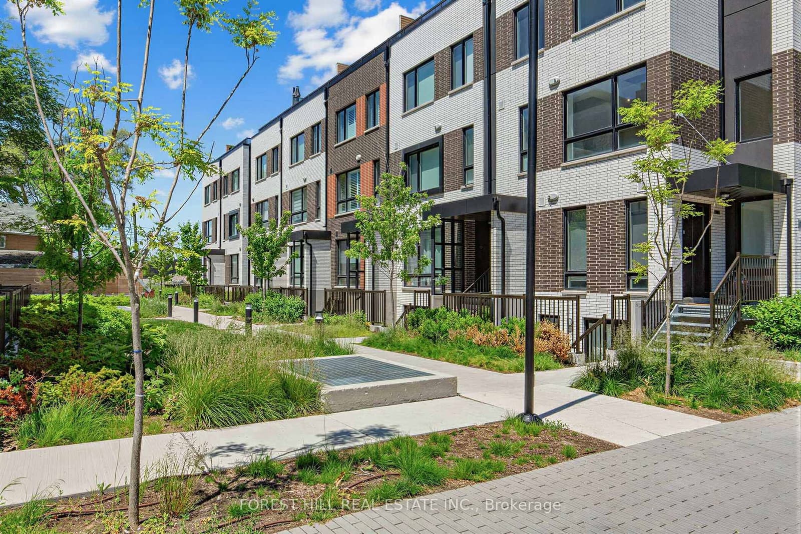 40 Ed Clark Gardens, Unit 2 thumbnail 2