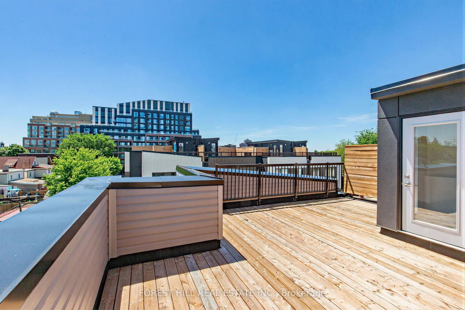 40 Ed Clark Gardens, Unit 2 thumbnail 23