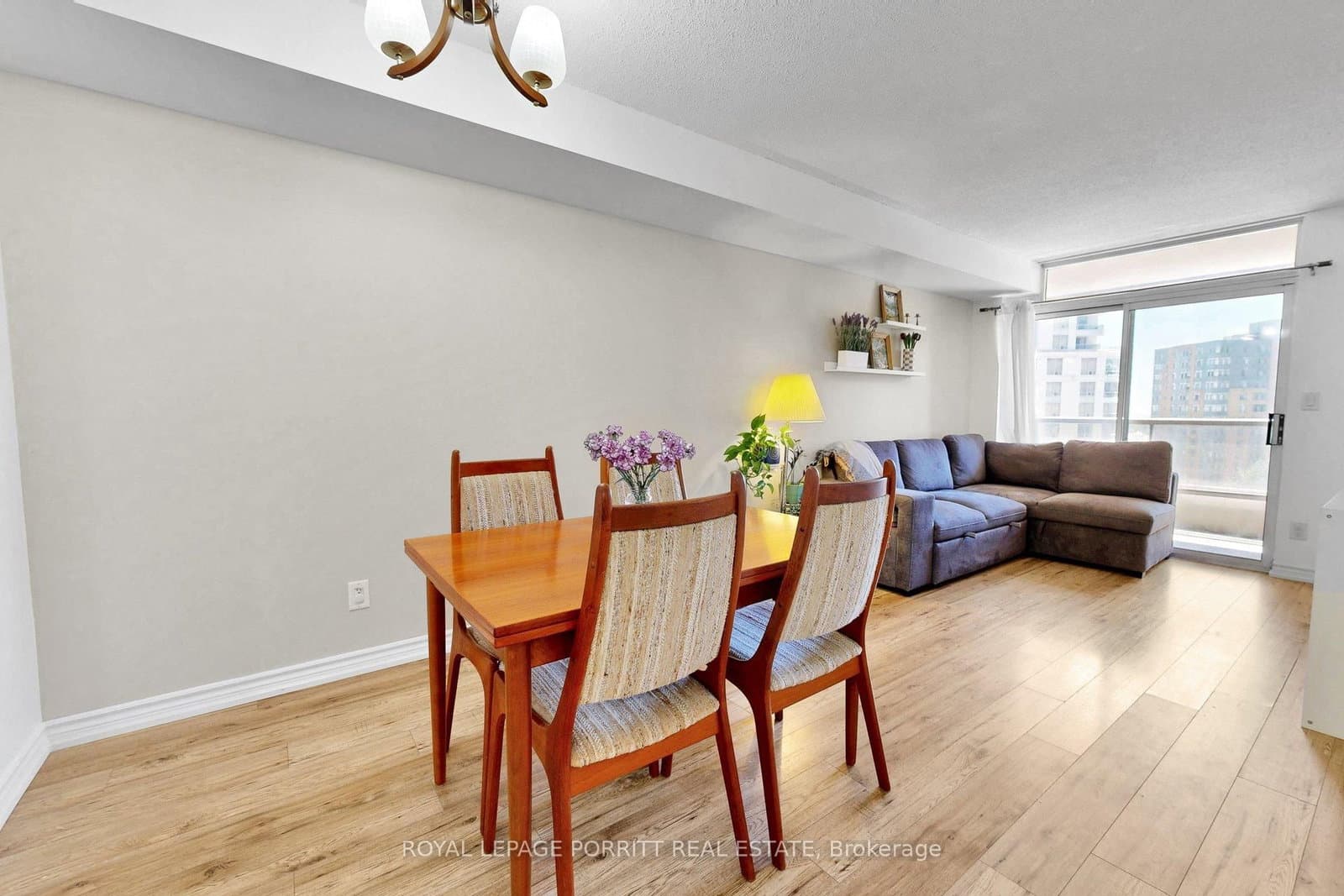 3888 Duke Of York Boulevard, Unit 927 thumbnail 13