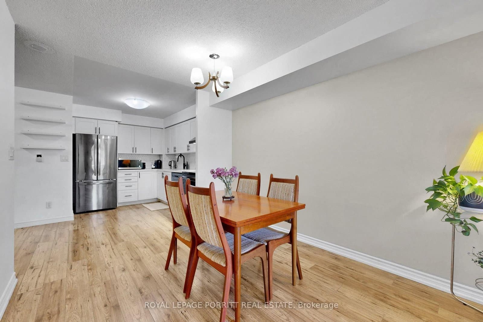 3888 Duke Of York Boulevard, Unit 927 thumbnail 14