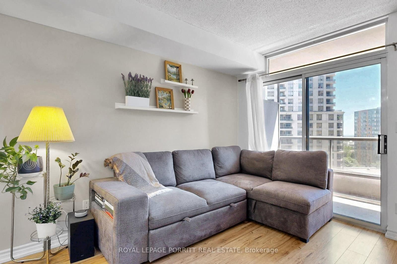 3888 Duke Of York Boulevard, Unit 927 thumbnail 17