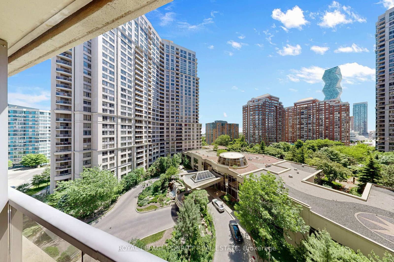 3888 Duke Of York Boulevard, Unit 927 thumbnail 24