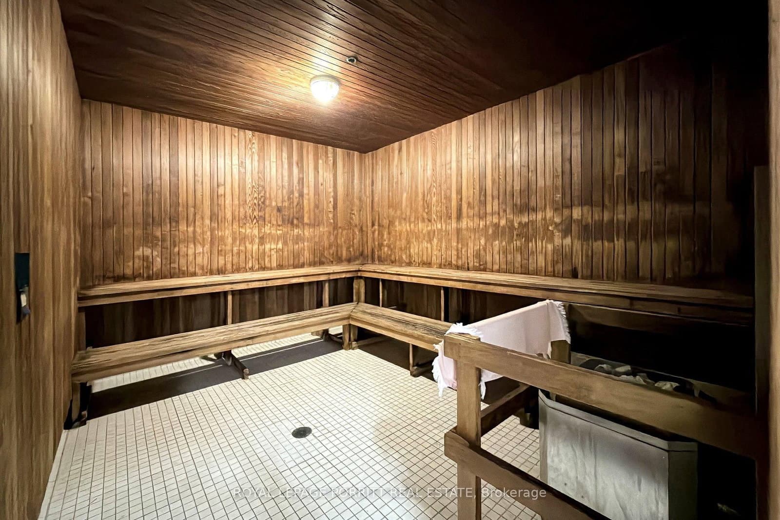 3888 Duke Of York Boulevard, Unit 927 thumbnail 31
