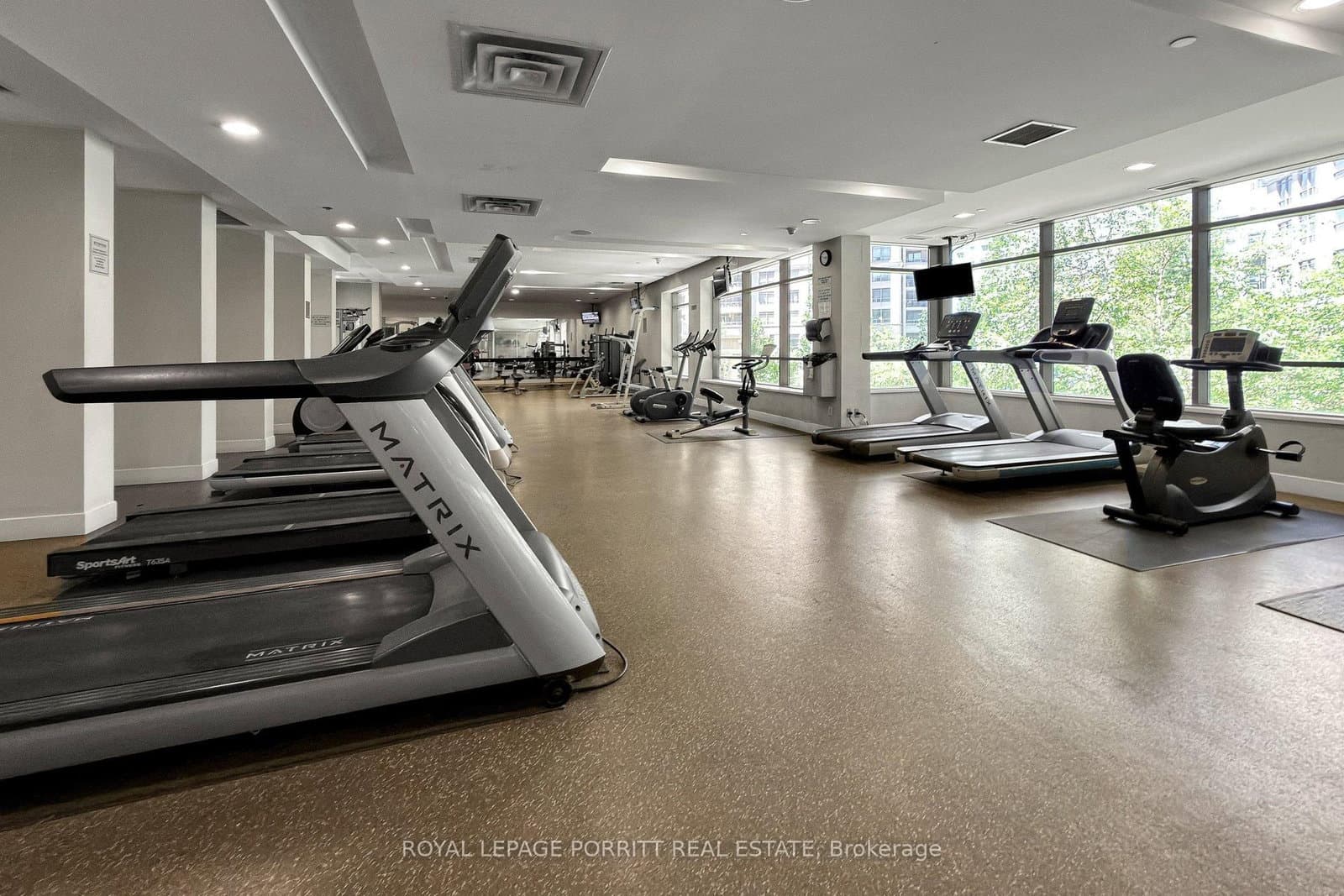 3888 Duke Of York Boulevard, Unit 927 thumbnail 32