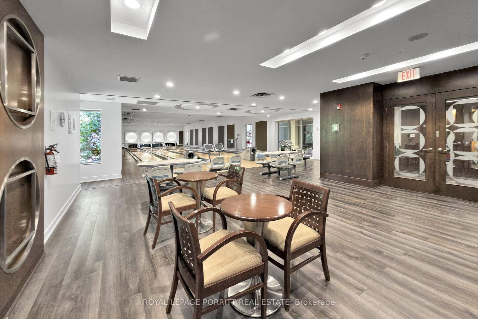 3888 Duke Of York Boulevard, Unit 927 thumbnail 35