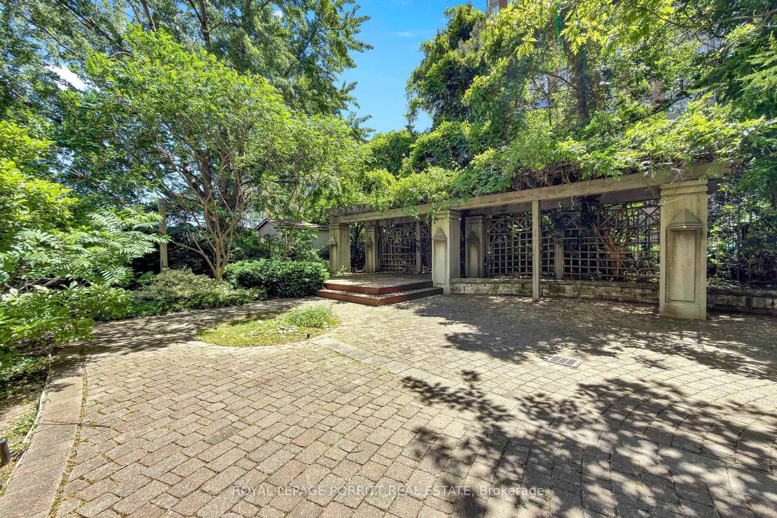 3888 Duke Of York Boulevard, Unit 927 thumbnail 40