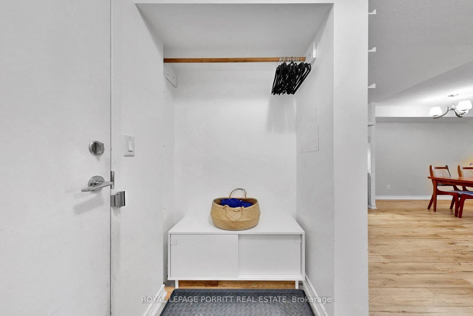 3888 Duke Of York Boulevard, Unit 927 thumbnail 7