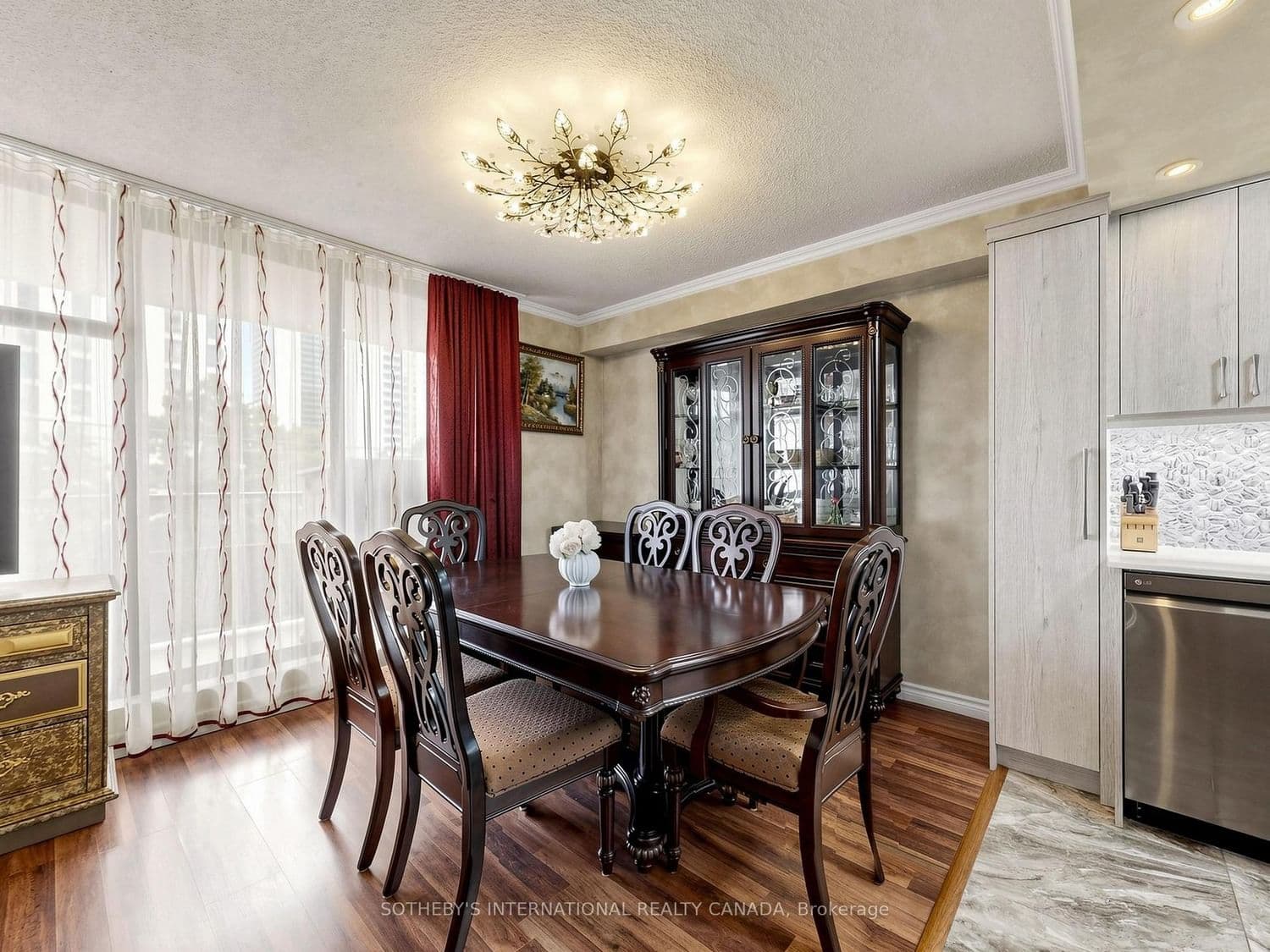 135 Marlee Avenue, Unit 403 thumbnail 12