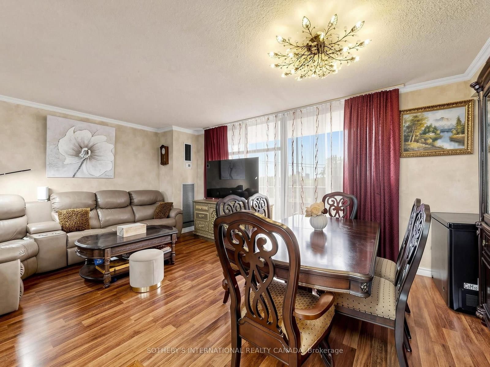 135 Marlee Avenue, Unit 403 thumbnail 13