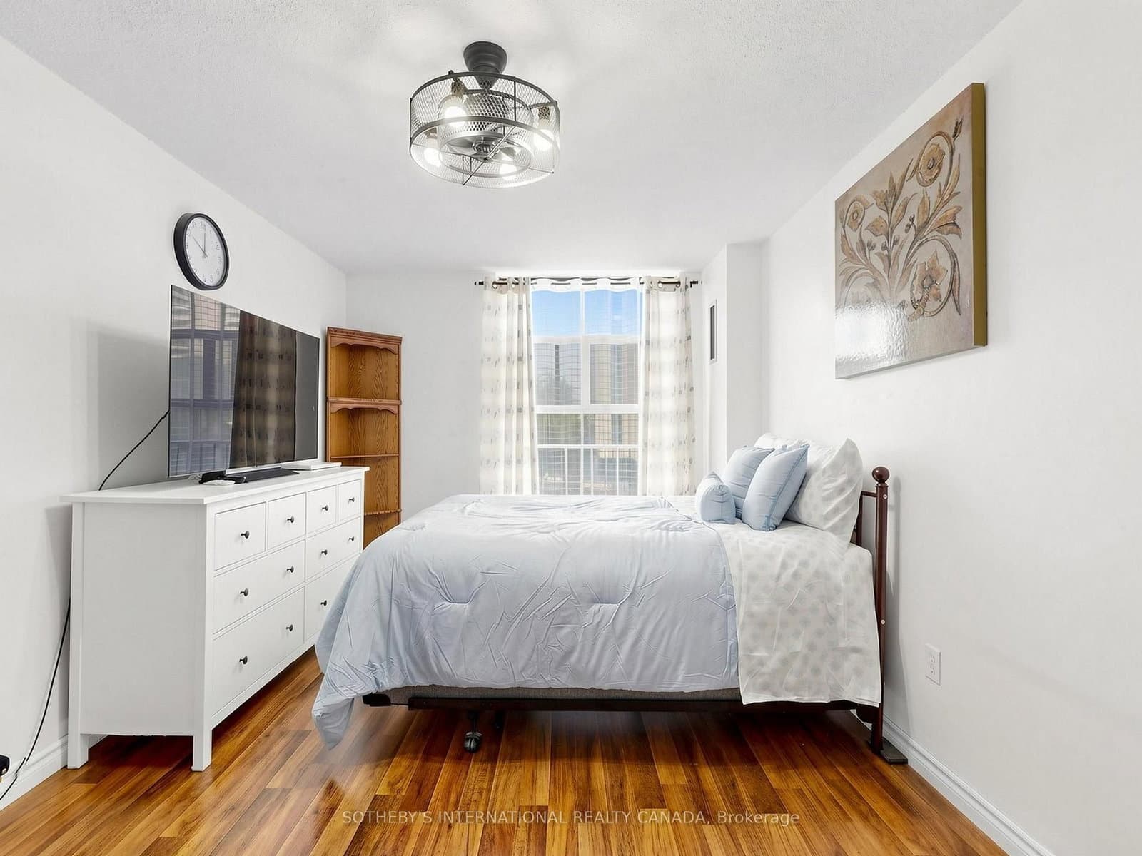 135 Marlee Avenue, Unit 403 thumbnail 15