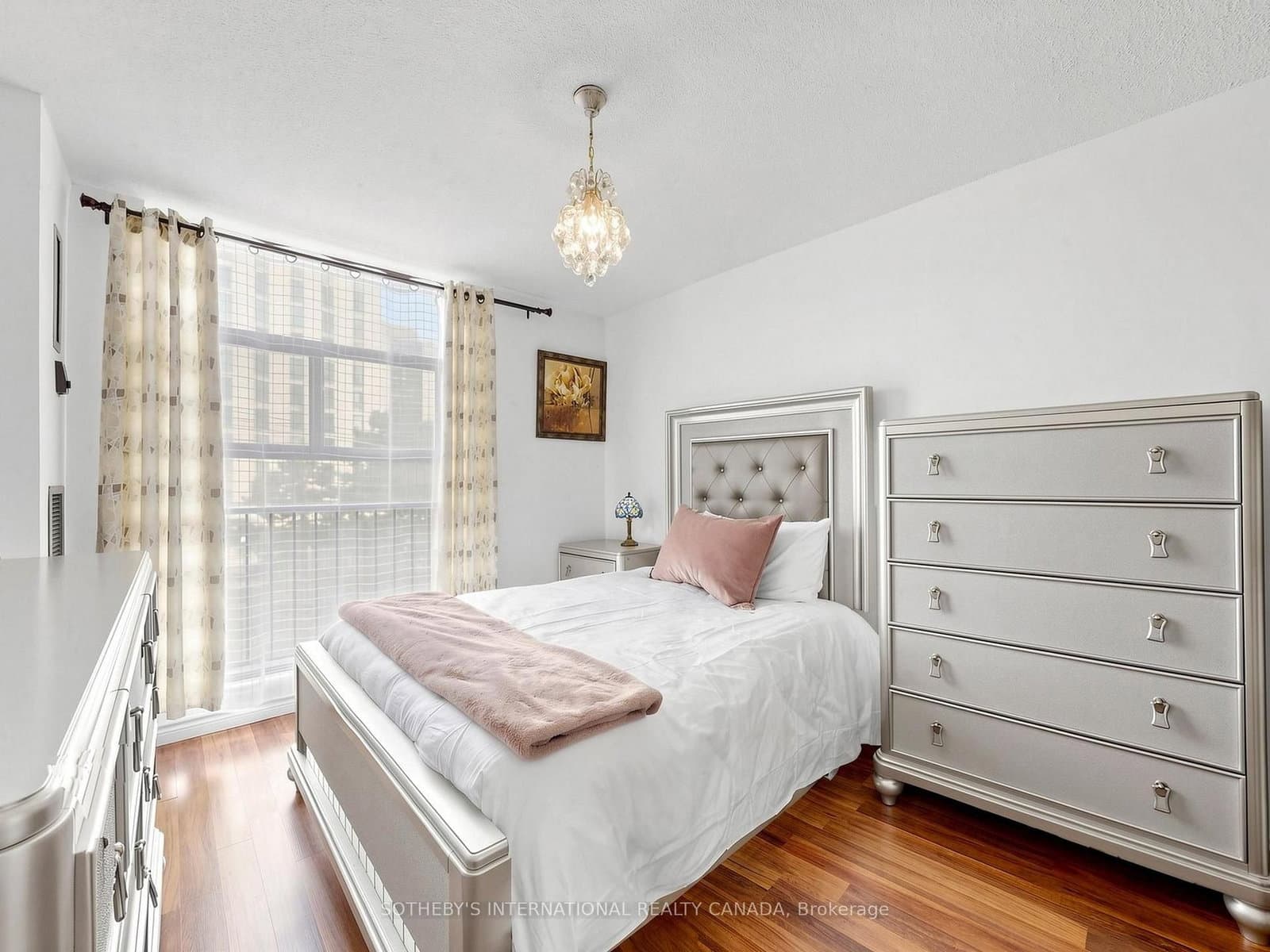 135 Marlee Avenue, Unit 403 thumbnail 17