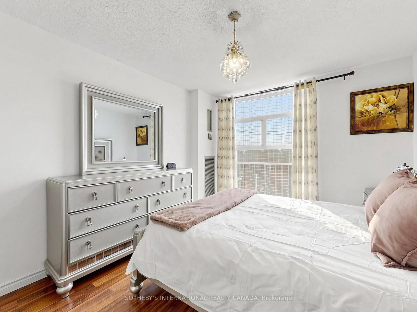 135 Marlee Avenue, Unit 403 thumbnail 18