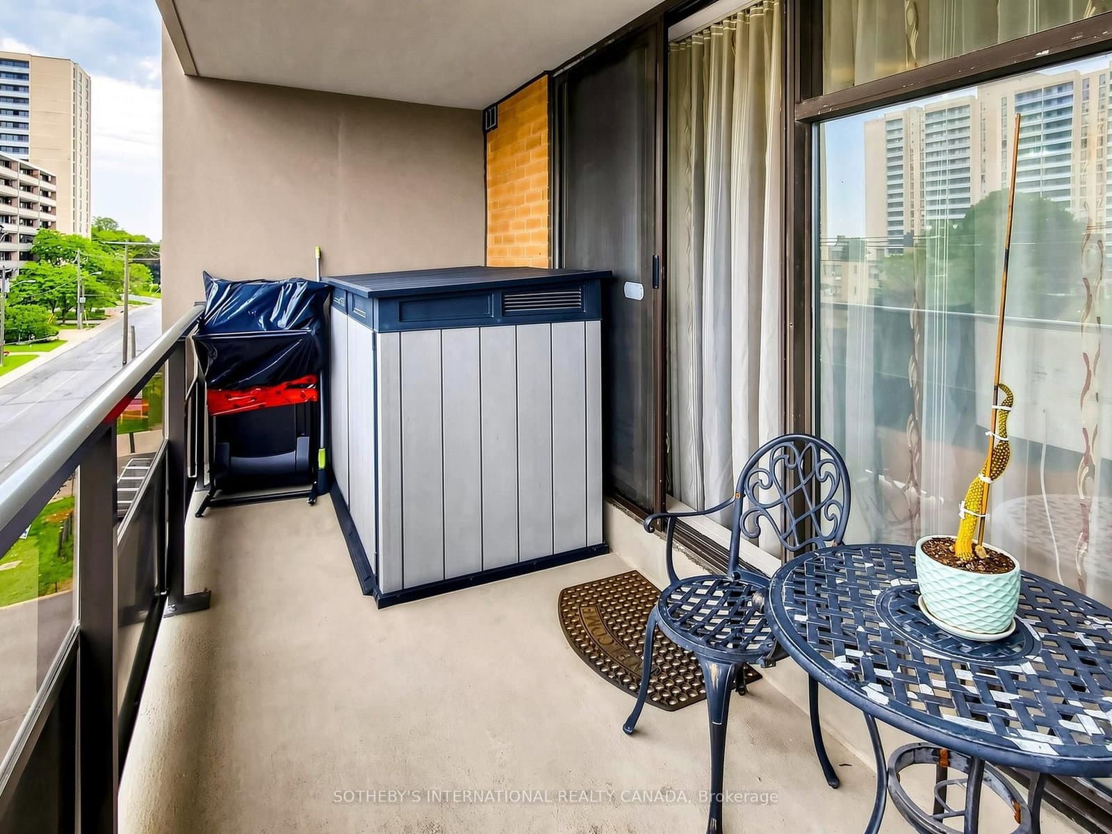 135 Marlee Avenue, Unit 403 thumbnail 24