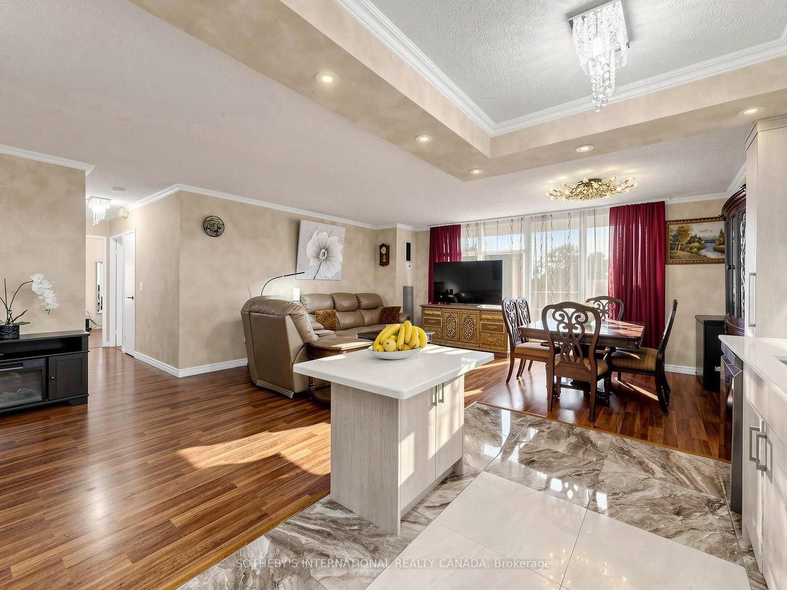135 Marlee Avenue, Unit 403 thumbnail 9