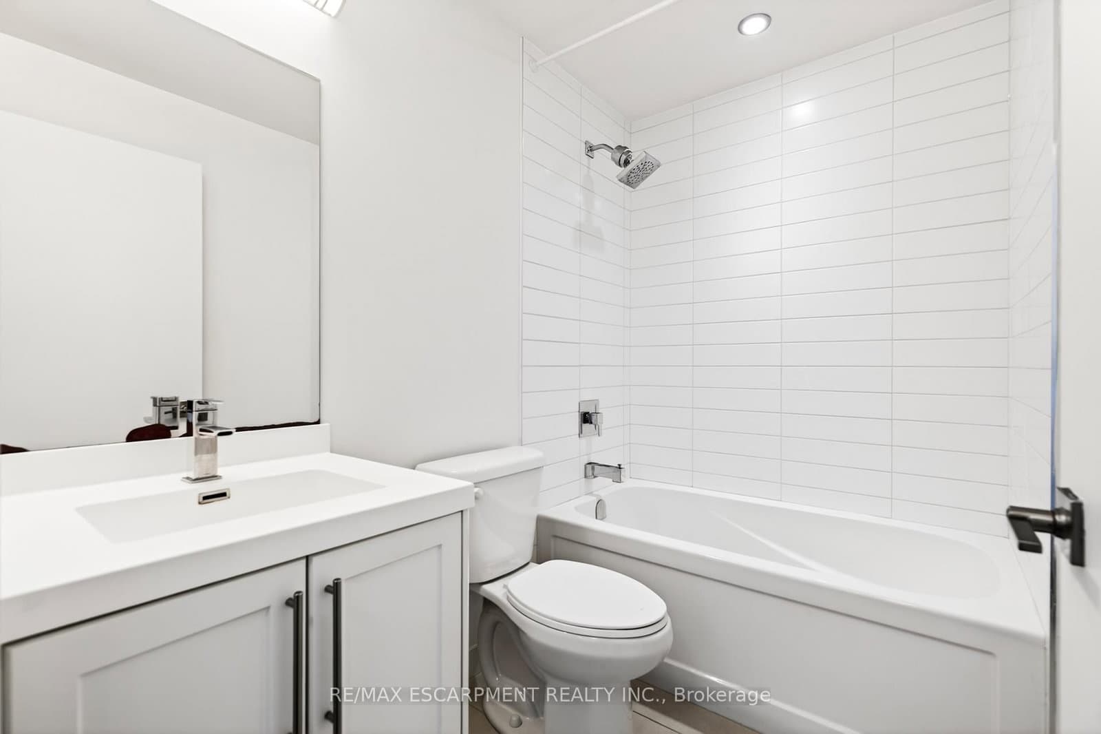 2093 Fairview Street, Unit 611 thumbnail 27