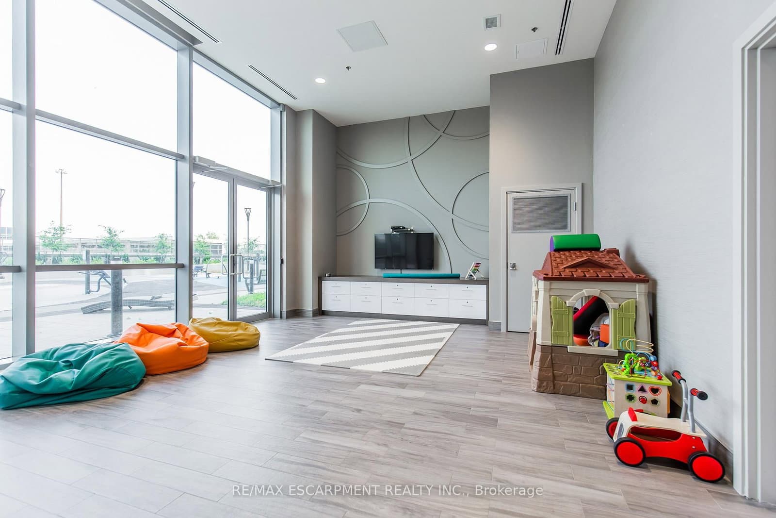 2093 Fairview Street, Unit 611 thumbnail 46