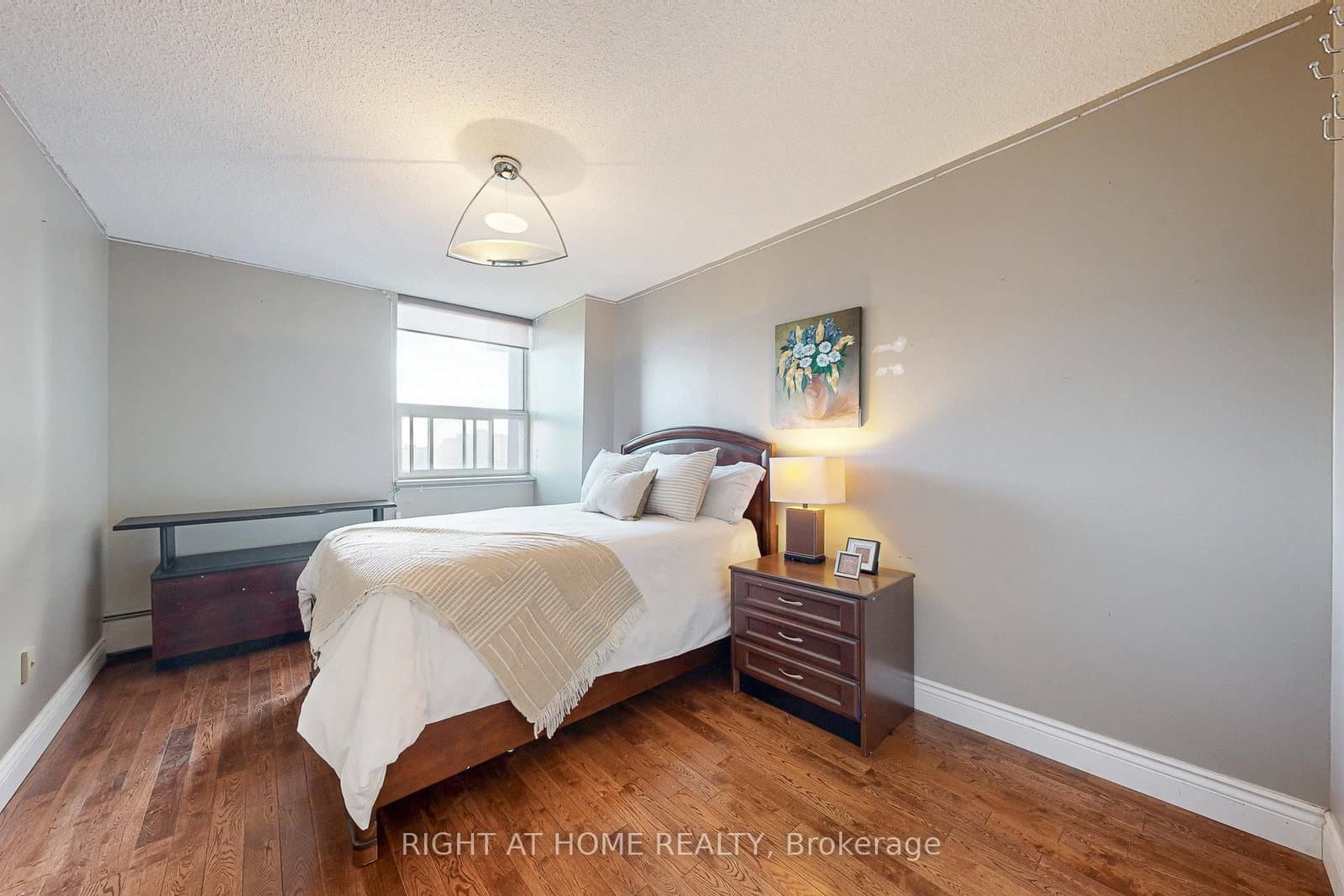 151 LaRose Avenue E, Unit 907 thumbnail 16