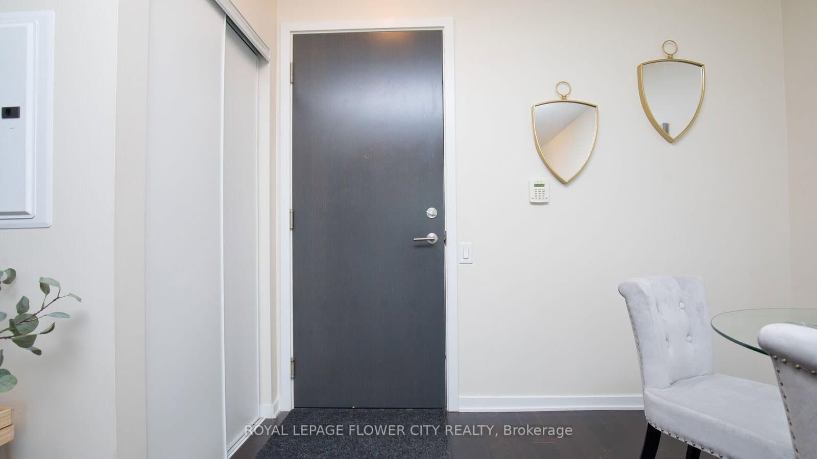 105 The Queensway Avenue, Unit 415 thumbnail 18