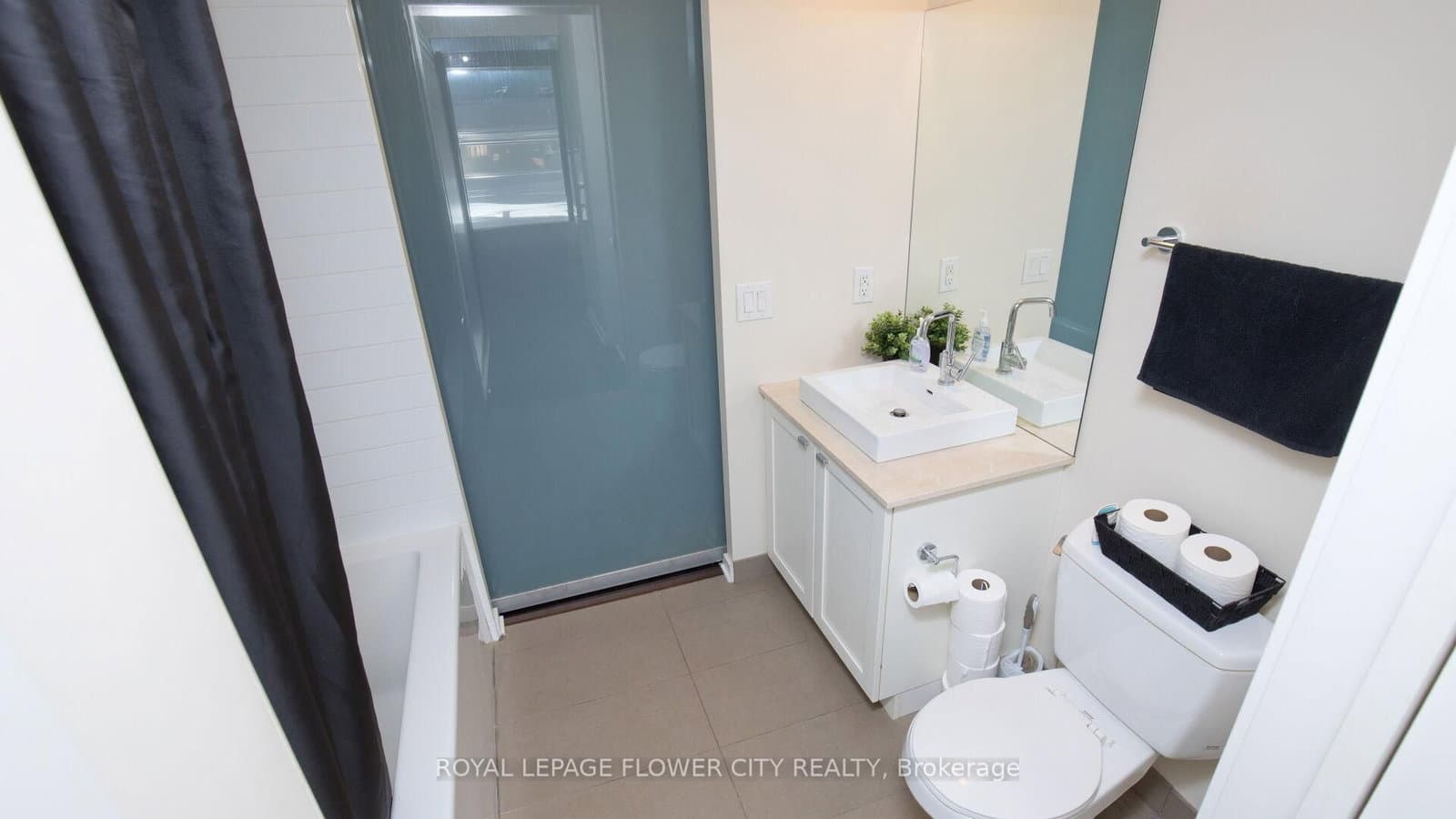 105 The Queensway Avenue, Unit 415 thumbnail 38