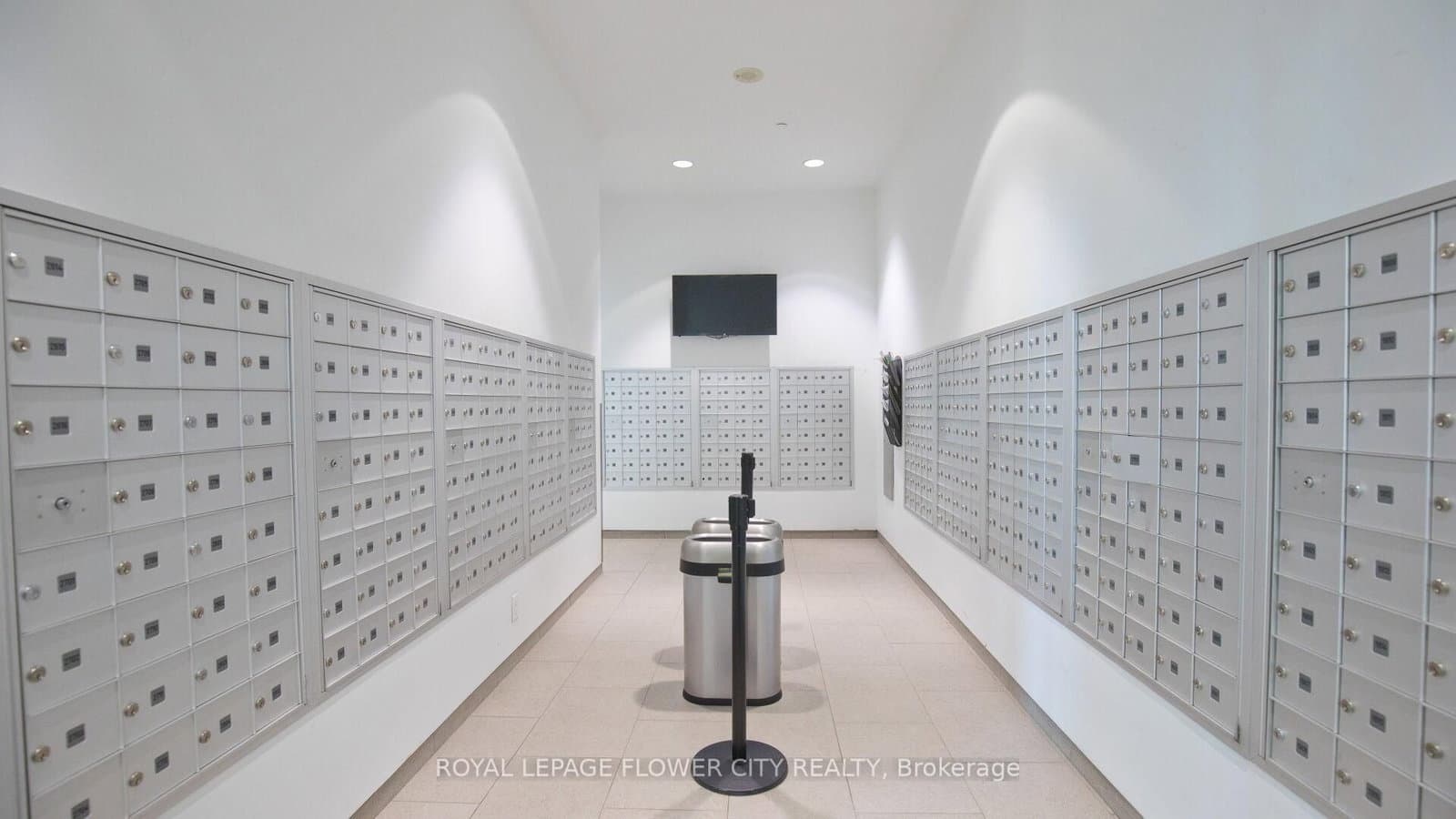 105 The Queensway Avenue, Unit 415 thumbnail 44