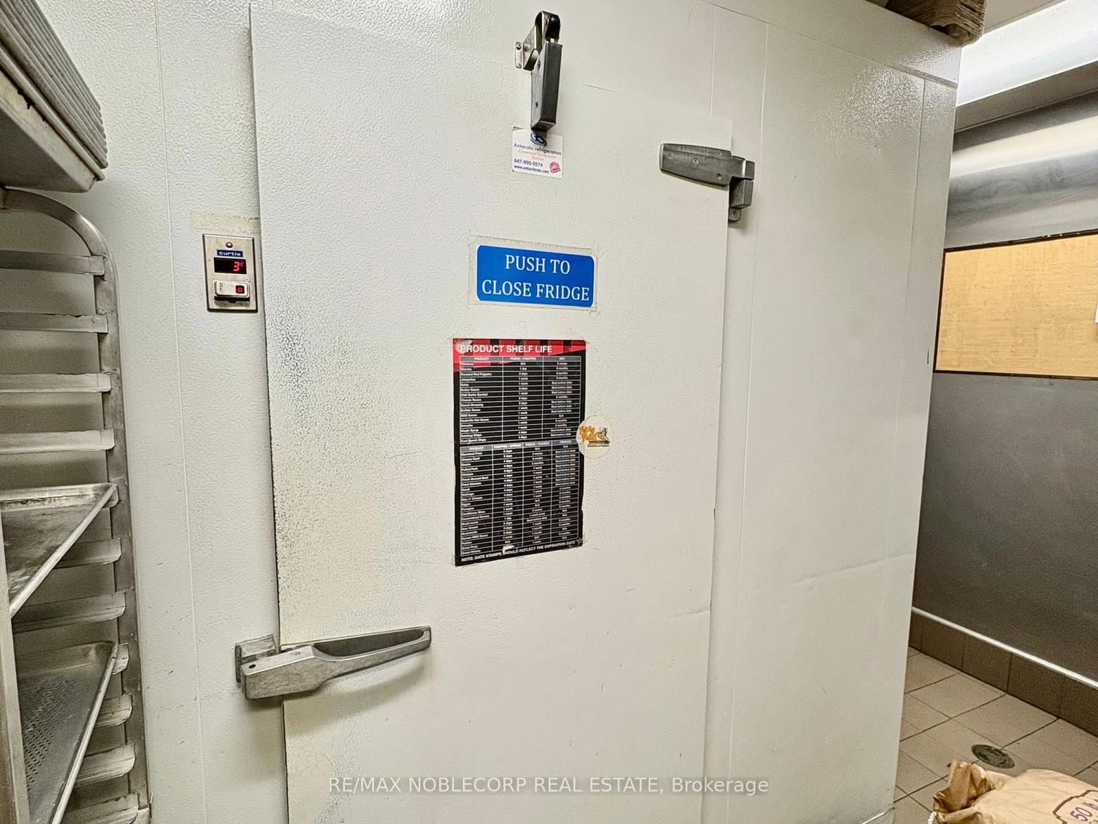 114 Lakeshore Road E, Unit 4 thumbnail 13