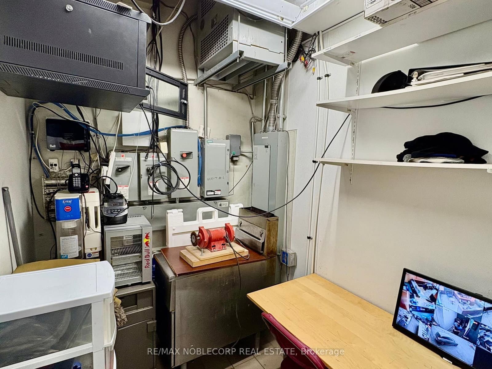 114 Lakeshore Road E, Unit 4 thumbnail 14