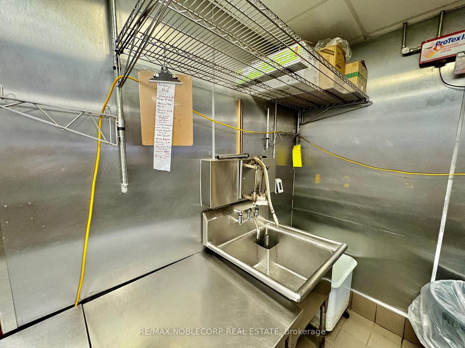 114 Lakeshore Road E, Unit 4 thumbnail 15