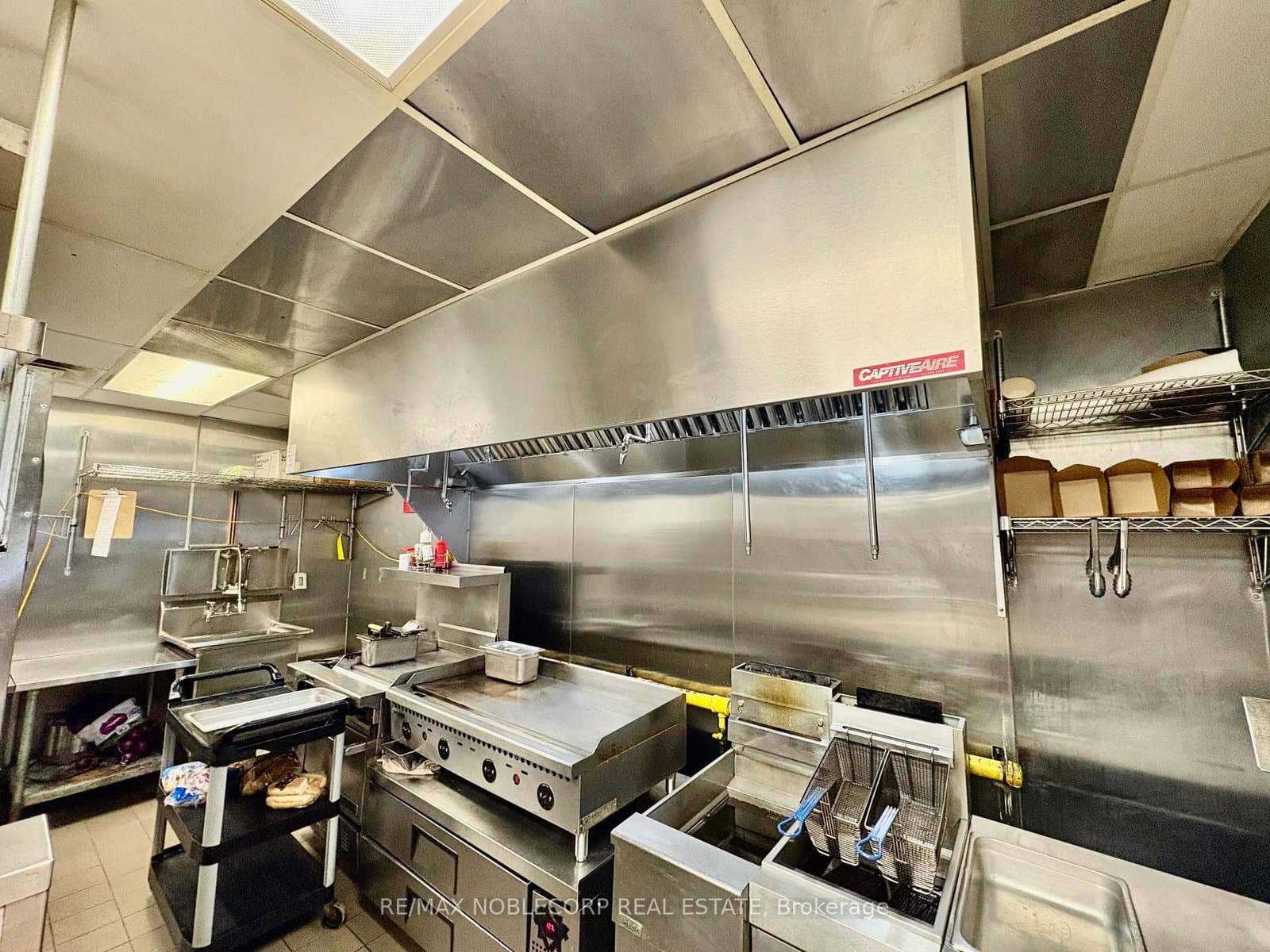 114 Lakeshore Road E, Unit 4 thumbnail 9