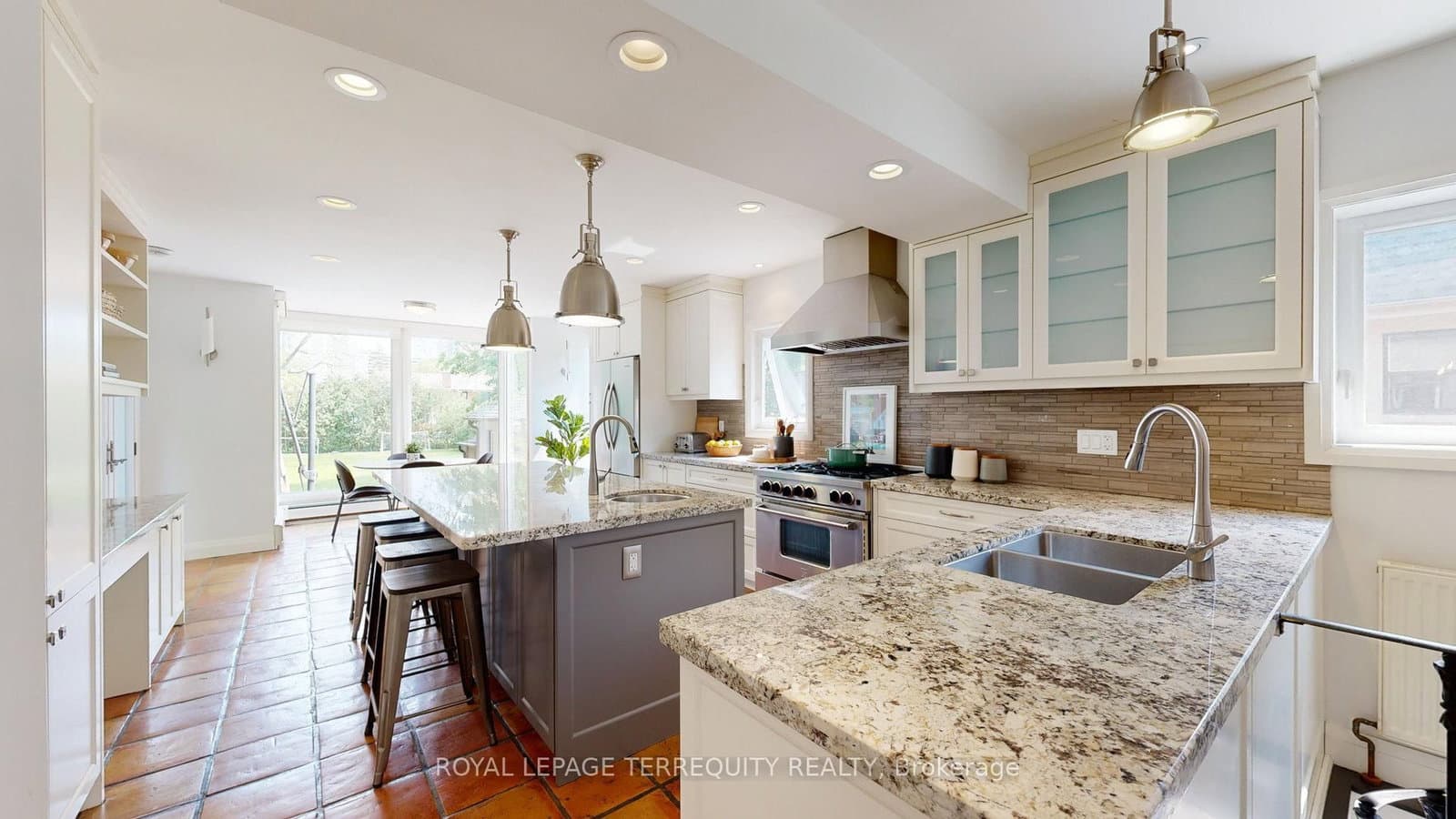 65 Burnhamthorpe Crescent thumbnail 14