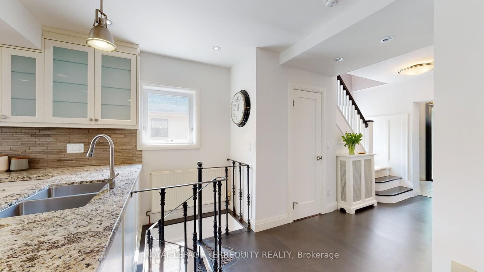 65 Burnhamthorpe Crescent thumbnail 23