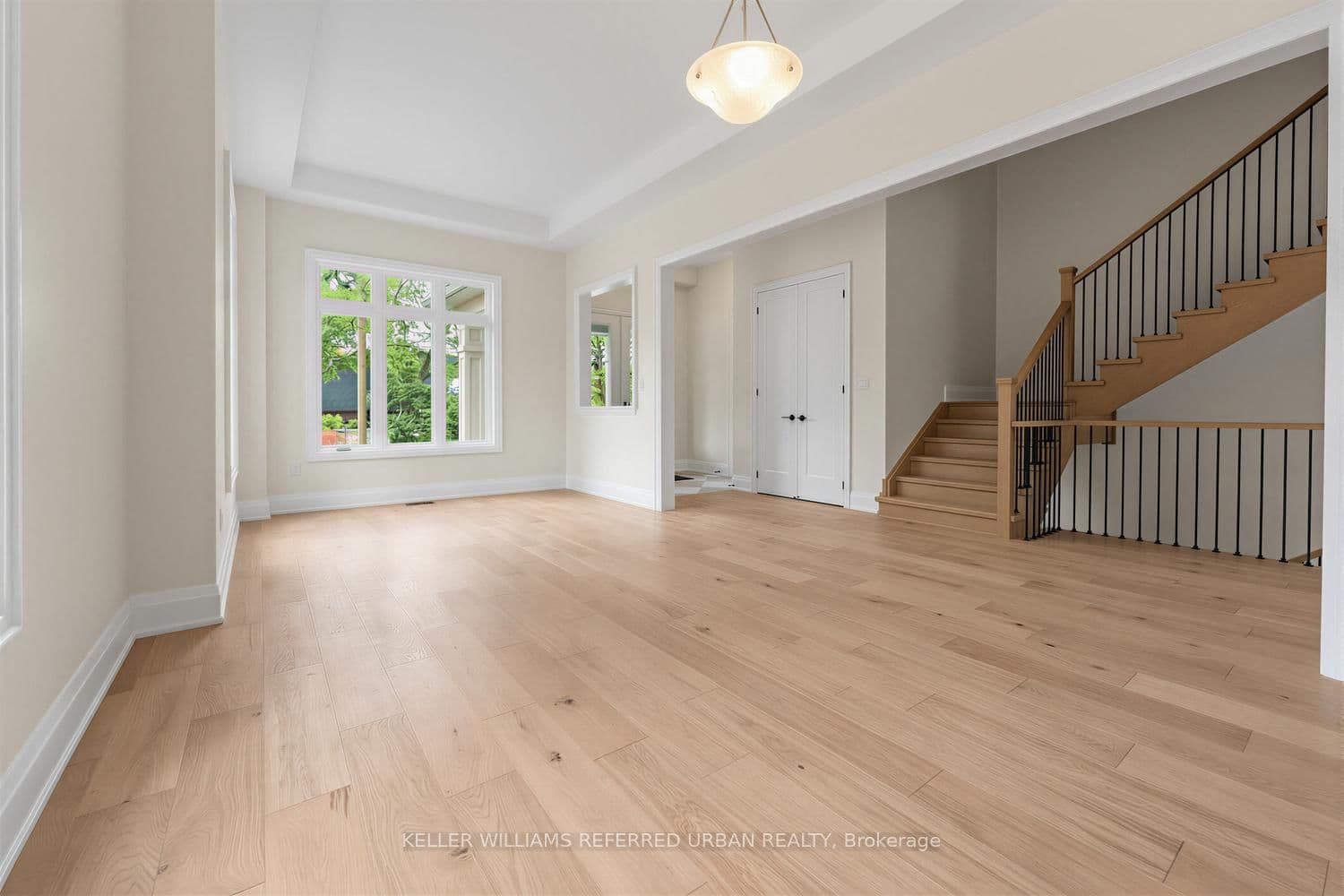1429 Dundas Crescent thumbnail 10