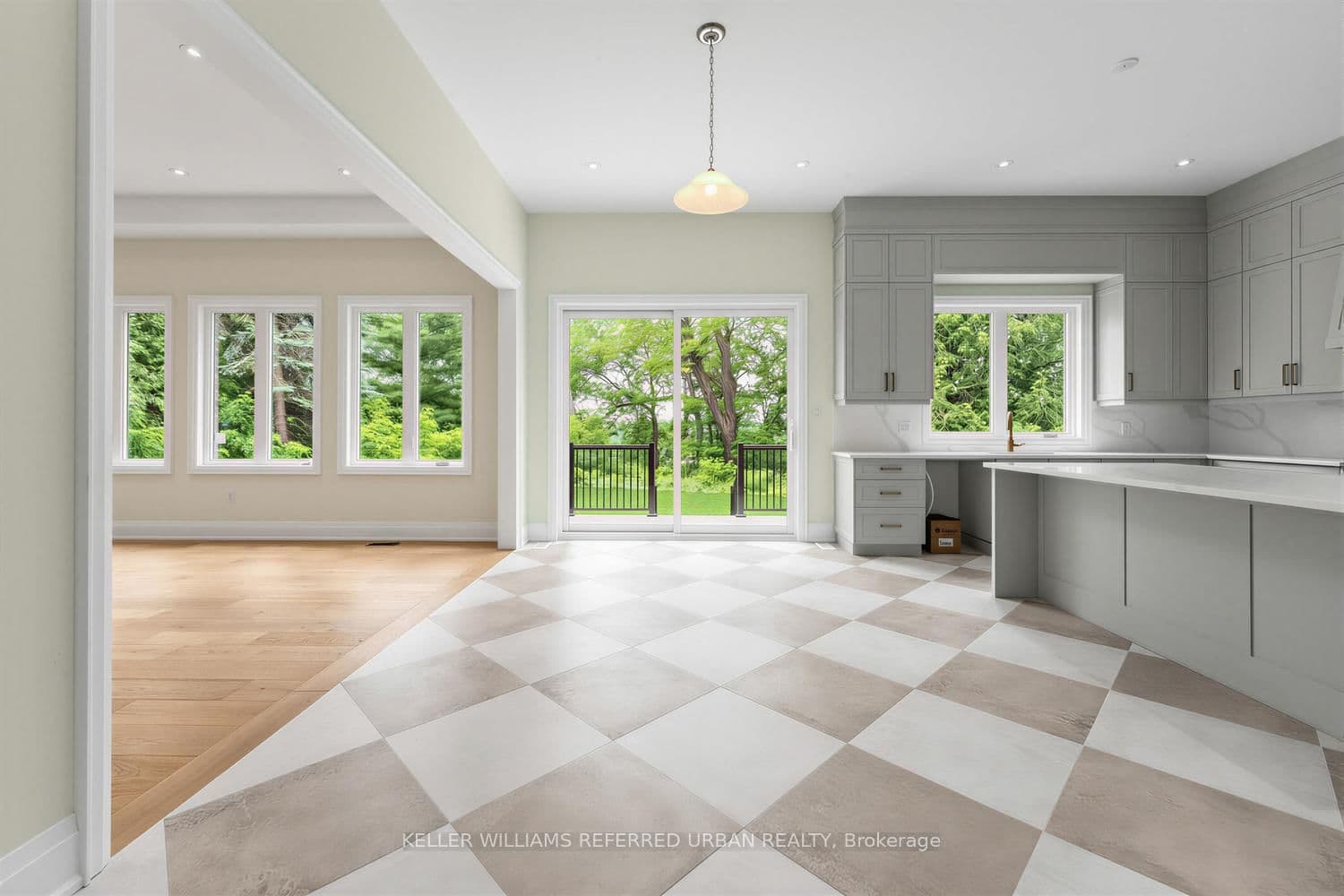 1429 Dundas Crescent thumbnail 16