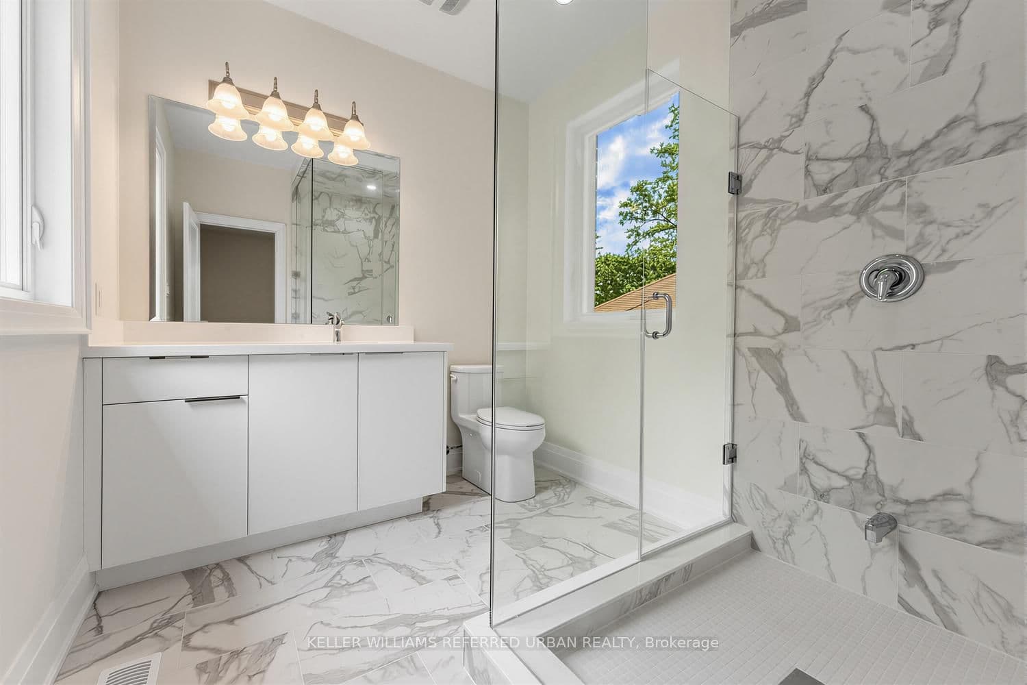 1429 Dundas Crescent thumbnail 27