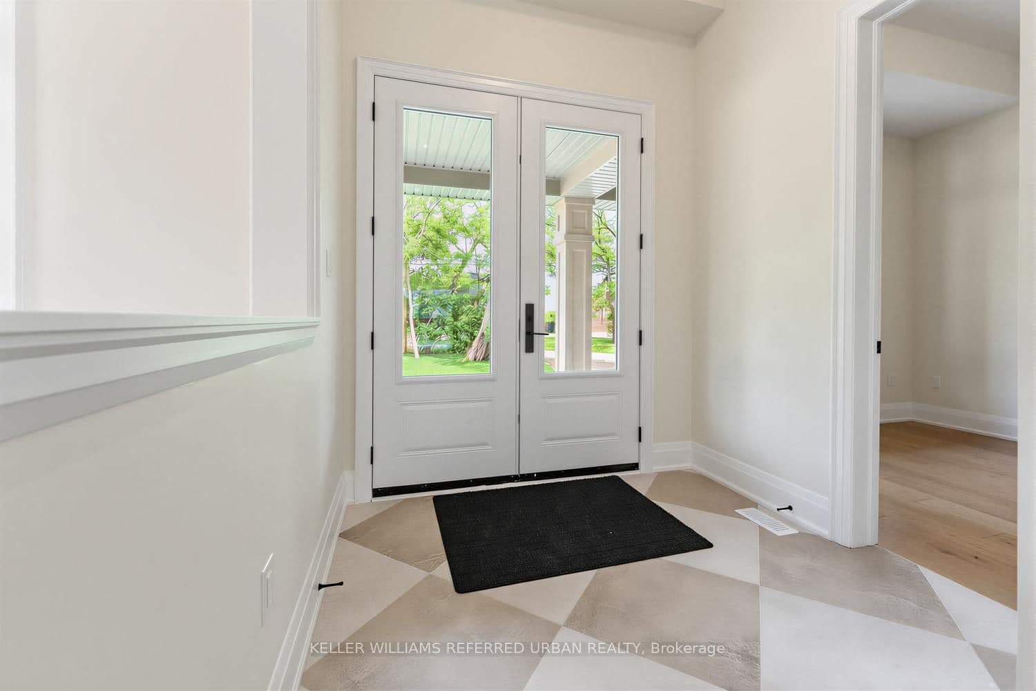1429 Dundas Crescent thumbnail 4