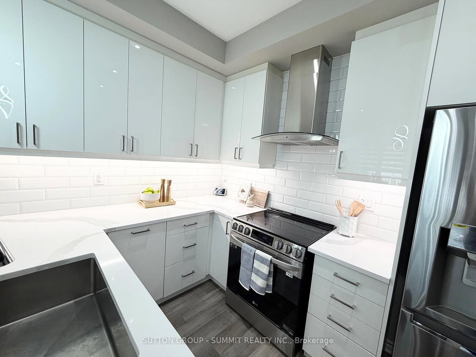 1569 Denison Place thumbnail 11