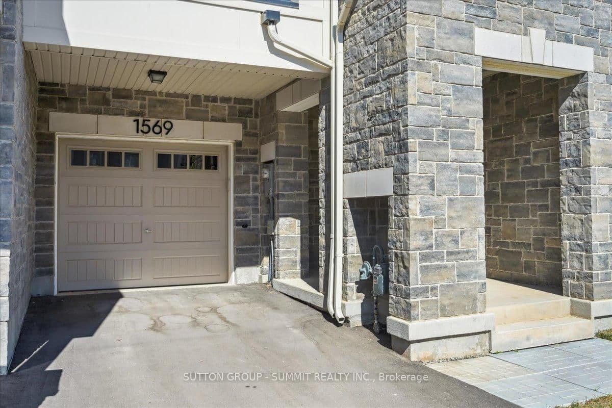 1569 Denison Place thumbnail 4