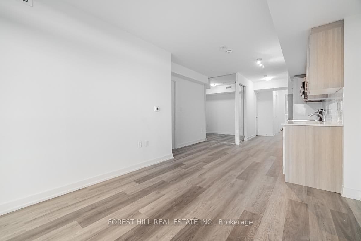 556 Marlee Avenue, Unit 301 thumbnail 18